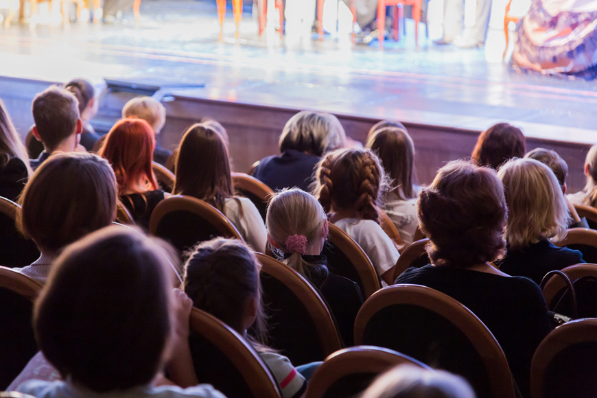 8 Tips for Taking Your Kids to the Theatre in the UAE 8 Tips for Taking Your Kids to the Theatre in the UAE